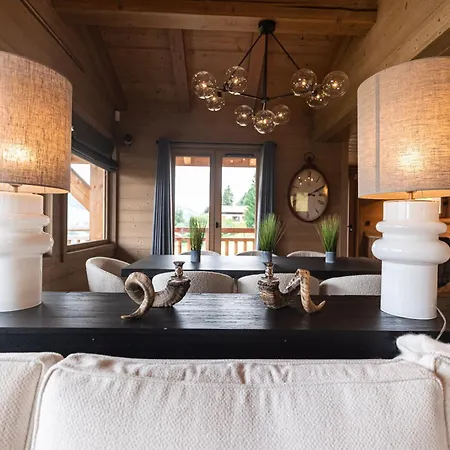 Dağ evi Luxury Chalet, Sleeps 8 With Mountain Views And Jacuzzi Megève