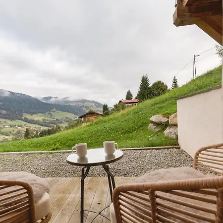 Luxury Chalet, Sleeps 8 With Mountain Views And Jacuzzi *