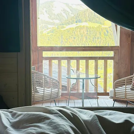 Luxury Chalet, Sleeps 8 With Mountain Views And Jacuzzi Dağ evi