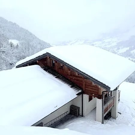 Luxury Chalet, Sleeps 8 With Mountain Views&jacuzzi Chalet